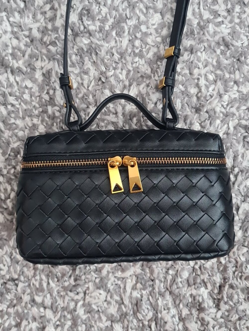 Weave vanity crossbody bag